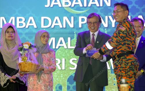 TAN SRI ABANG JOHARI TUN OPENG