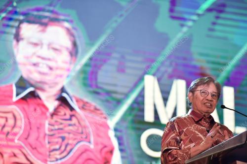 TAN SRI ABANG JOHARI TUN OPENG