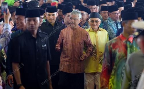 AL-SULTAN ABDULLAH RI'AYATUDDIN AL-MUSTAFA BILLAH SHAH