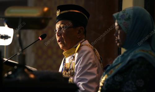 ISTIADAT PEMBUKAAN PENGGAL PERTAMA DUN SARAWAK