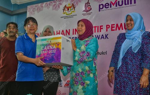 DATUK SERI NANCY SHUKRI