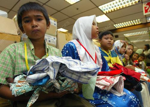 BAJU_RAYA