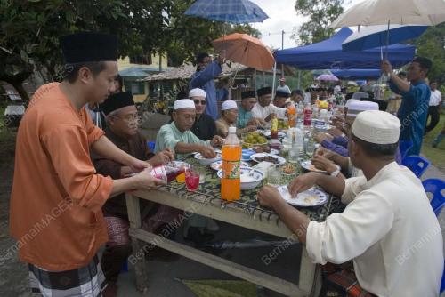 BERLANGGAR_MEJA