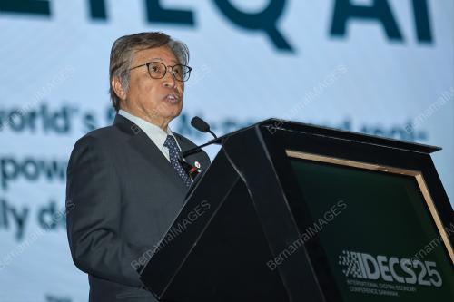 TAN SRI ABANG JOHARI TUN OPENG