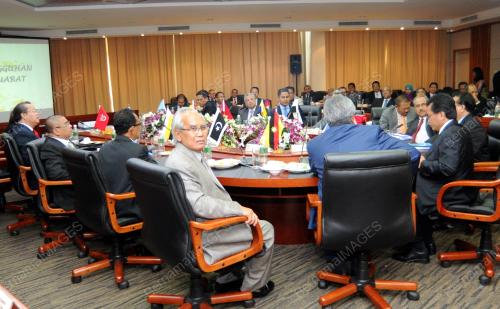SK03_23032015_EXCO_LUAR_BANDAR