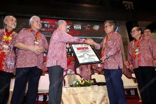 TAN SRI ABANG JOHARI TUN OPENG