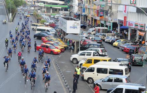 SK03_24032012_POLIS_PASAR-1