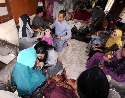 SK03_24062017_MENJELANG_AIDILFITRI