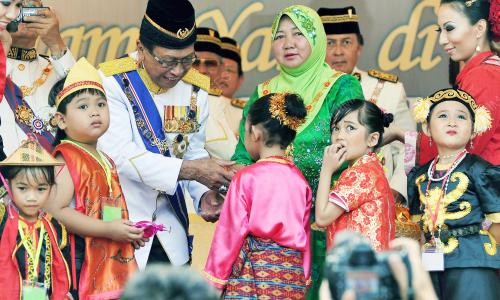 TUN ABANG MUHAMMAD SALAHUDDIN TUN ABANG BARIENG