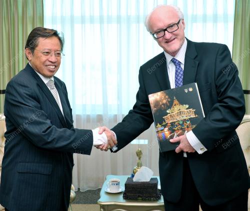 DATUK AMAR ABANG JOHARI TUN ABANG OPENG