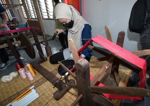 PELATIH KRAF IKN
