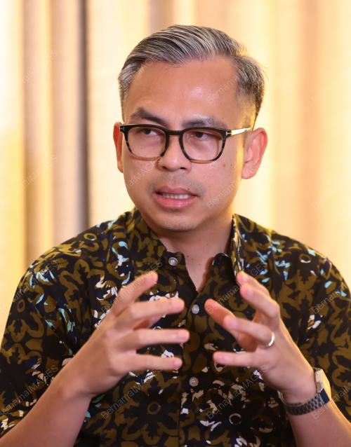 FAHMI FADZIL
