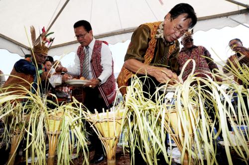 SK03_26112012_ADAT_MIRING