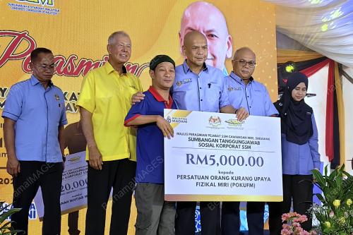 DATUK ARMIZAN MOHD ALI
