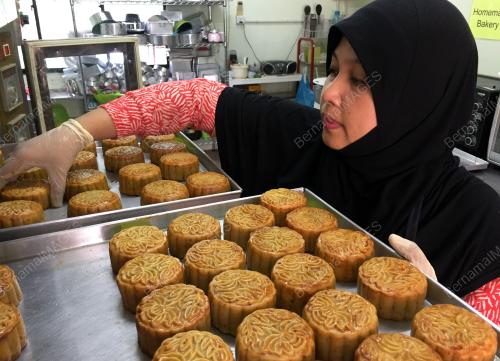 SK03_2709217_KUIH_BULAN_27092017