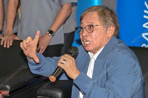 TAN SRI ABANG JOHARI TUN OPENG