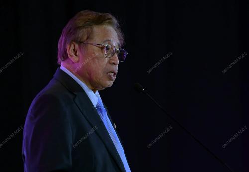 TAN SRI ABANG JOHARI TUN OPENG