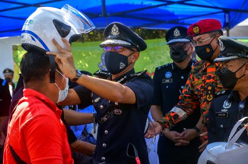 DATUK MOHD AZMAN AHMAD SAPRI