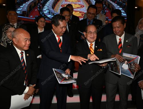 DATUK AMAR DOUGLAS UGGAH EMBAS