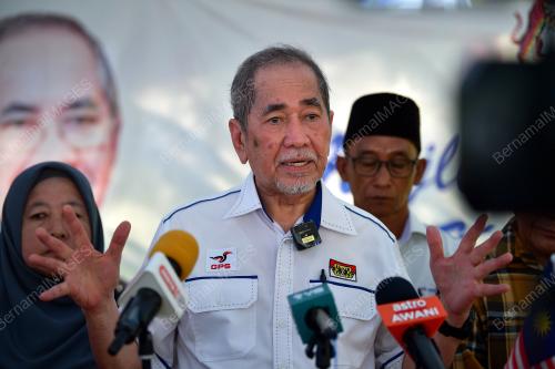 DATUK SERI DR WAN JUNAIDI TUANKU JAAFAR
