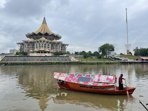 PERAHU PENAMBANG SOLAR