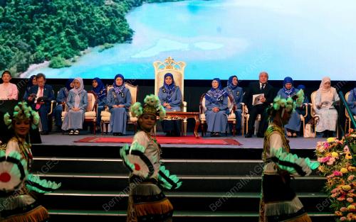 RAJA PERMAISURI AGONG RAJA ZARITH SOFIAH