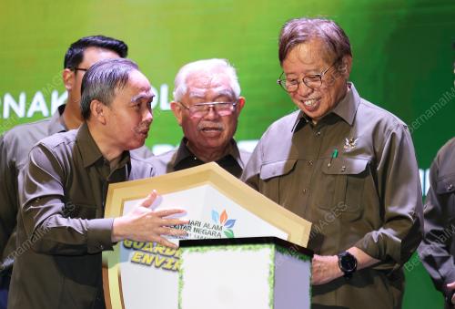 TAN SRI ABANG JOHARI TUN OPENG