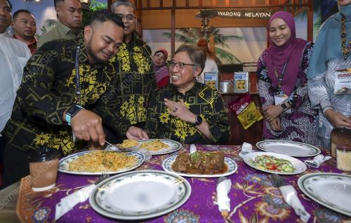 TAN SRI ABANG JOHARI TUN OPENG