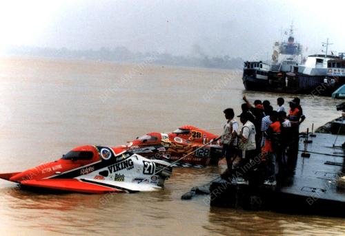 SK04-22 02 2001 POWER BOAT