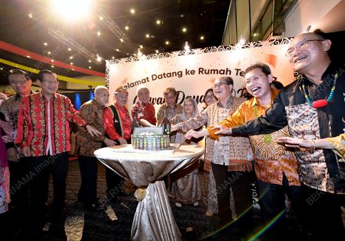 TAN SRI ABANG JOHARI TUN OPENG
