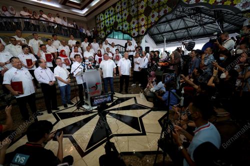 TAN SRI ABANG JOHARI TUN OPENG