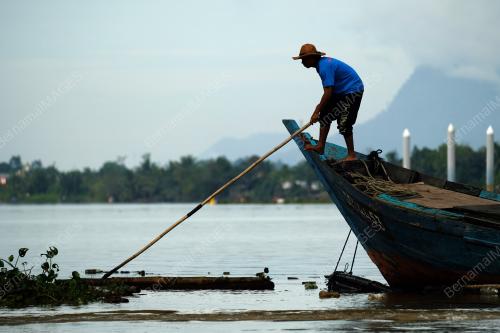 SK04_04012018_SUNGAI_SAMPAH