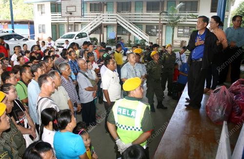 SK04_04022015_BANJIR_SELANGAU