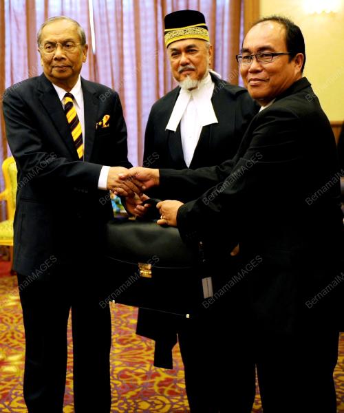 SK04_04042014_ANGKAT_SUMPAH