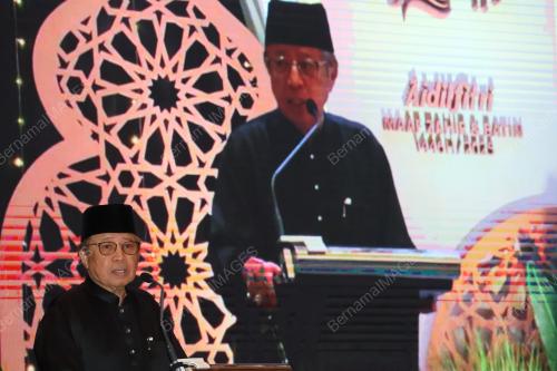 TAN SRI ABANG JOHARI TUN OPENG
