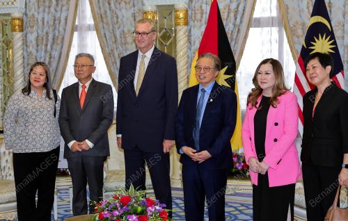 TAN SRI ABANG JOHARI TUN OPENG