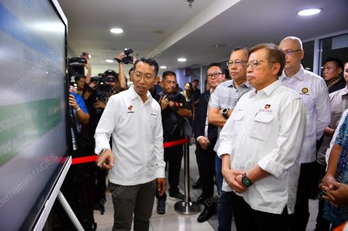 TAN SRI ABANG JOHARI TUN OPENG