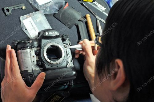 NIKON