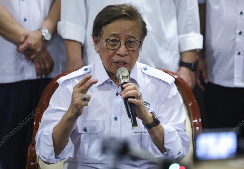 TAN SRI ABANG JOHARI TUN OPENG