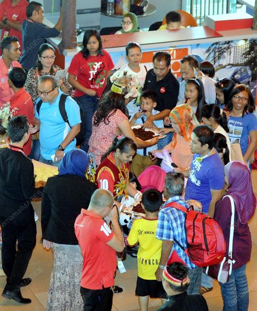 SK04_06062014_AIRASIA_GAWAI