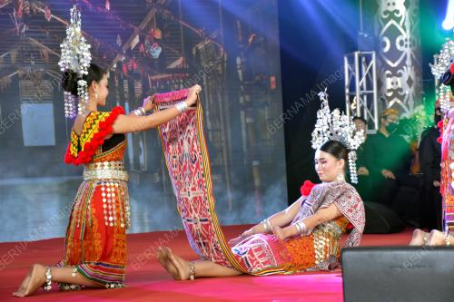 NGAJAT PUA KUMBU