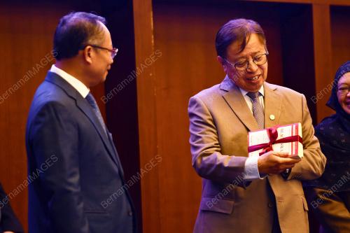 TAN SRI ABANG JOHARI TUN OPENG