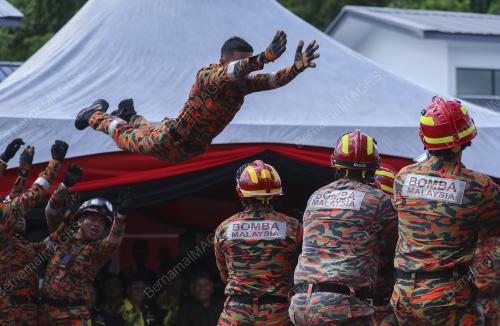 PERASMIAN BALAI BOMBA DAN PENYELAMAT ASAJAYA