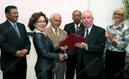 SK04_06122012_SWINBURNE