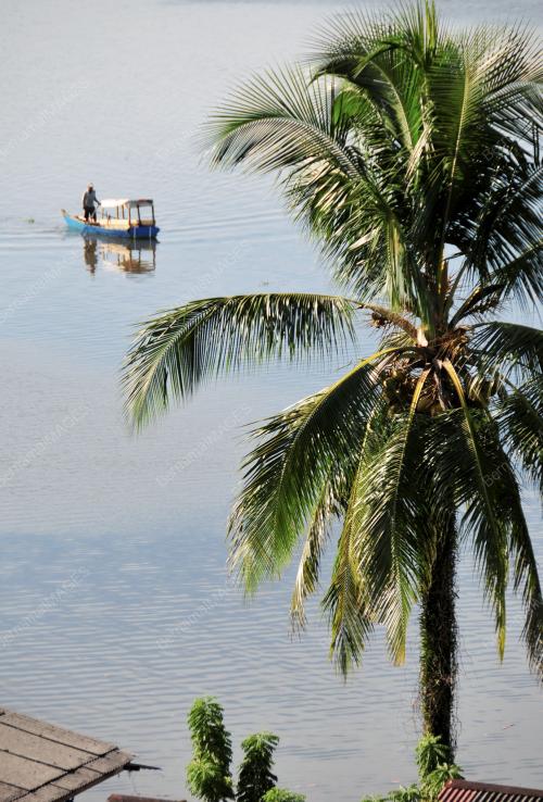 SK04_07012012_SAMPAN