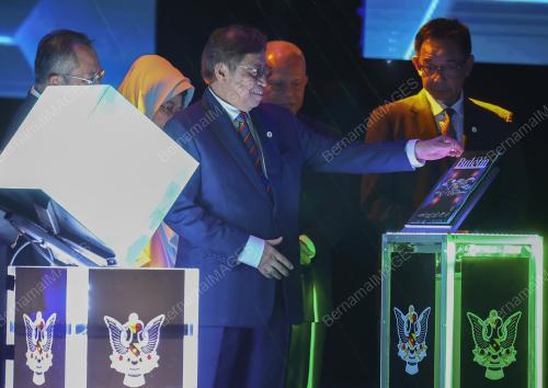 TAN SRI ABANG JOHARI TUN OPENG