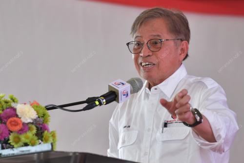 TAN SRI ABANG JOHARI TUN OPENG
