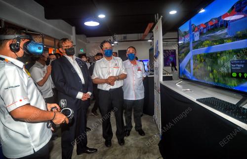 TAN SRI ABANG JOHARI TUN OPENG