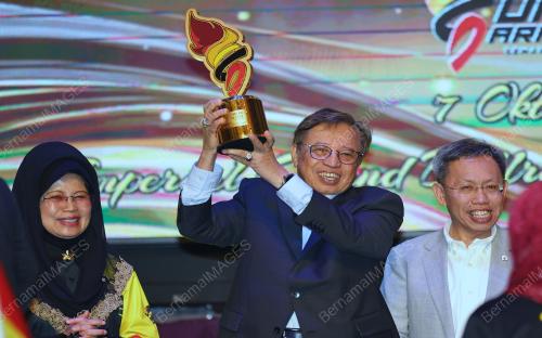 TAN SRI ABANG JOHARI TUN OPENG