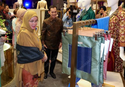 TUNKU HAJAH AZIZAH AMINAH MAIMUNAH ISKANDARIAH